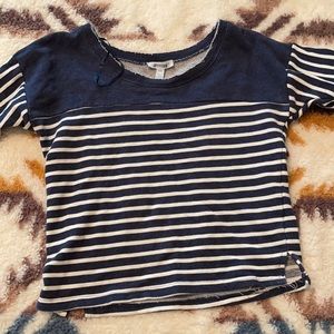 Lark and wolf crop sweater❄️